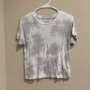 american eagle spotted gray and white shirt size small